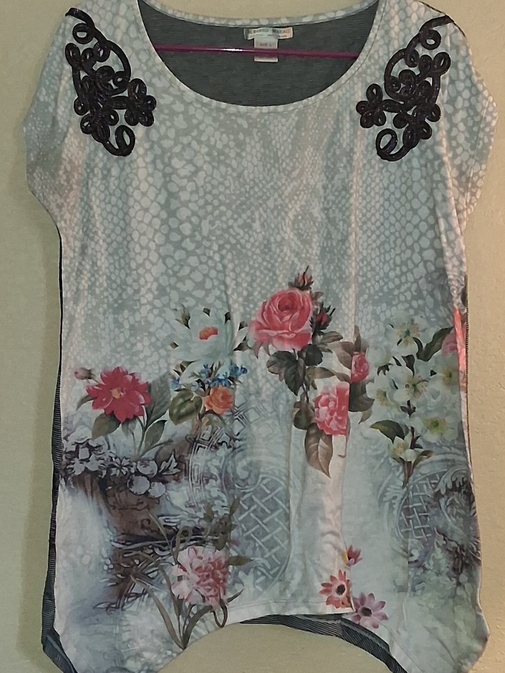 Alberto Makali Floral Embroidered Scoop Neck Women's Top - Pink Floral